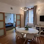 Cosy Centre 아파트 안시