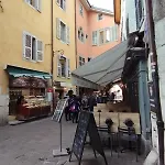Cosy Centre *